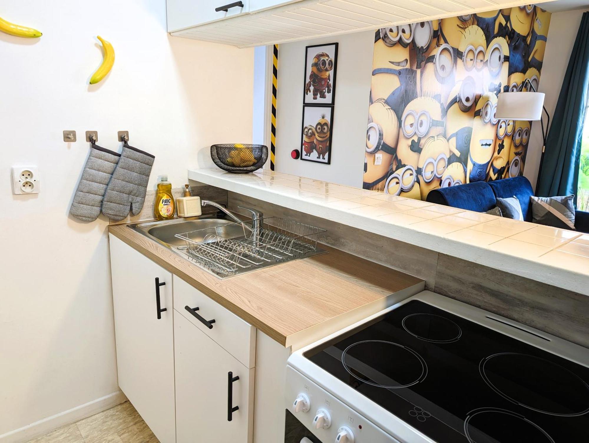 Le Repaire Des Minions - 10' Disney - Familial Bailly-Romainvilliers Exterior foto
